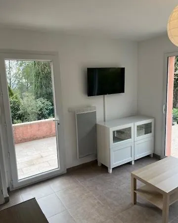 Chez Vaz בית הארחה *